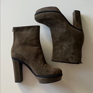 Marni- Elegant Olive Green Suede Ankle Boots